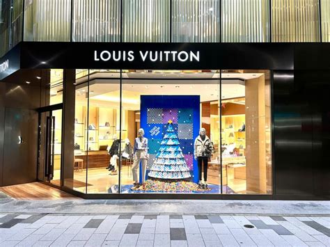 Louis Vuitton Collaborate With LEGO For Festive Window Displays